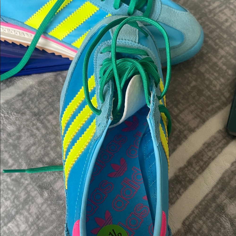 New Adidas Turquoise Sneakers Neon Yellow Stripes hot pink heel and Green Laces